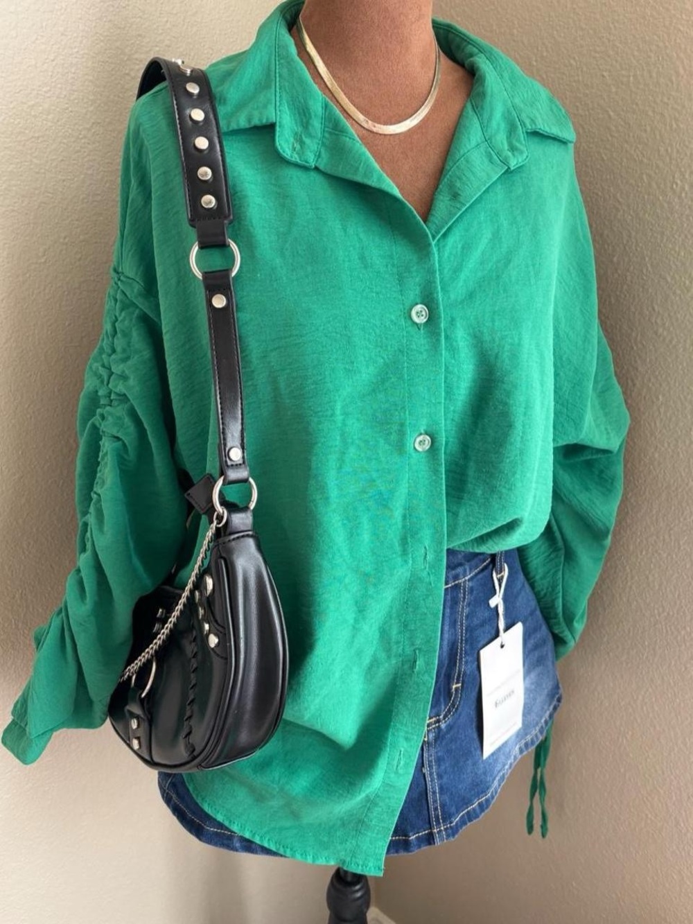 Boohoo green oversized button-up shirt with ruched sleeves, size US 8